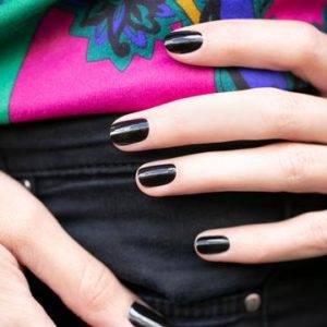 Manucurist – Vernis à ongles SEMI-PERMANENT green flash 15ml – Licorice (noir)