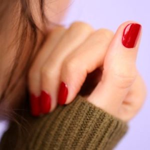 Manucurist – Vernis à ongles SEMI-PERMANENT green flash 15ml – Red Cherry