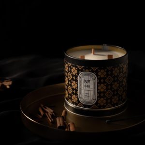 Hello Candle – Bougie métal – Oud Wood
