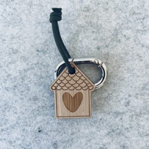 Les Petites Hirondelles – Porte-clés en bois – Maison