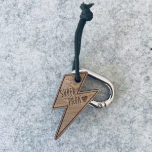 Les Petites Hirondelles – Porte clé éclair vert –  »Super papa »