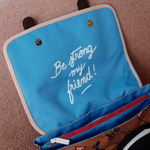 Hello Hossy – Cartable – Mascots Ride