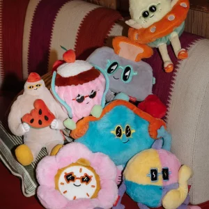 Hello Hossy – Peluche Cherry Cake