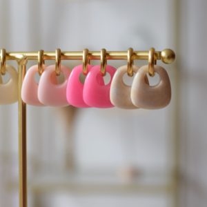 Atelier Marpo – Boucles d&rsquo;oreilles Lili – Rose Fuchsia