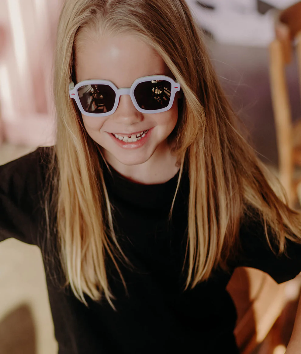 lunettes-de-soleil-enfants-verres-categorie-3-bicolore-mauve-hello-hossy.jpg