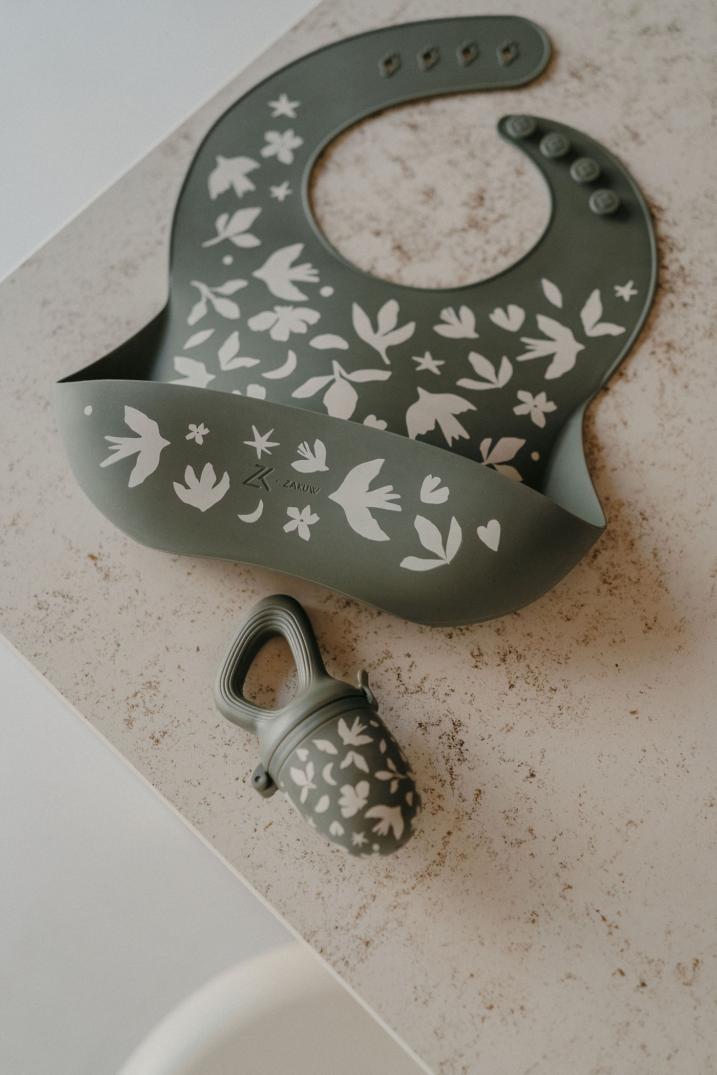 1bavoir-en-silicone-birdy